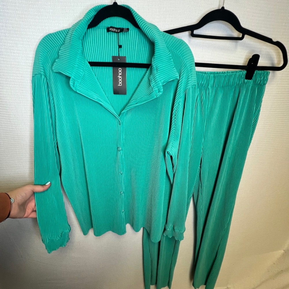 Boohoo Teal Green Plisse Oversized Shirt and Wide Leg Pants Set Size 12/10